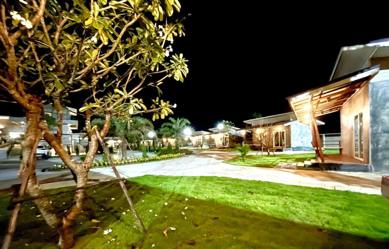 Farm View Resort @Uthai Thani ฟาร์มวิว รีสอร์ท อุทัยธานี Nong Khayang Exterior photo