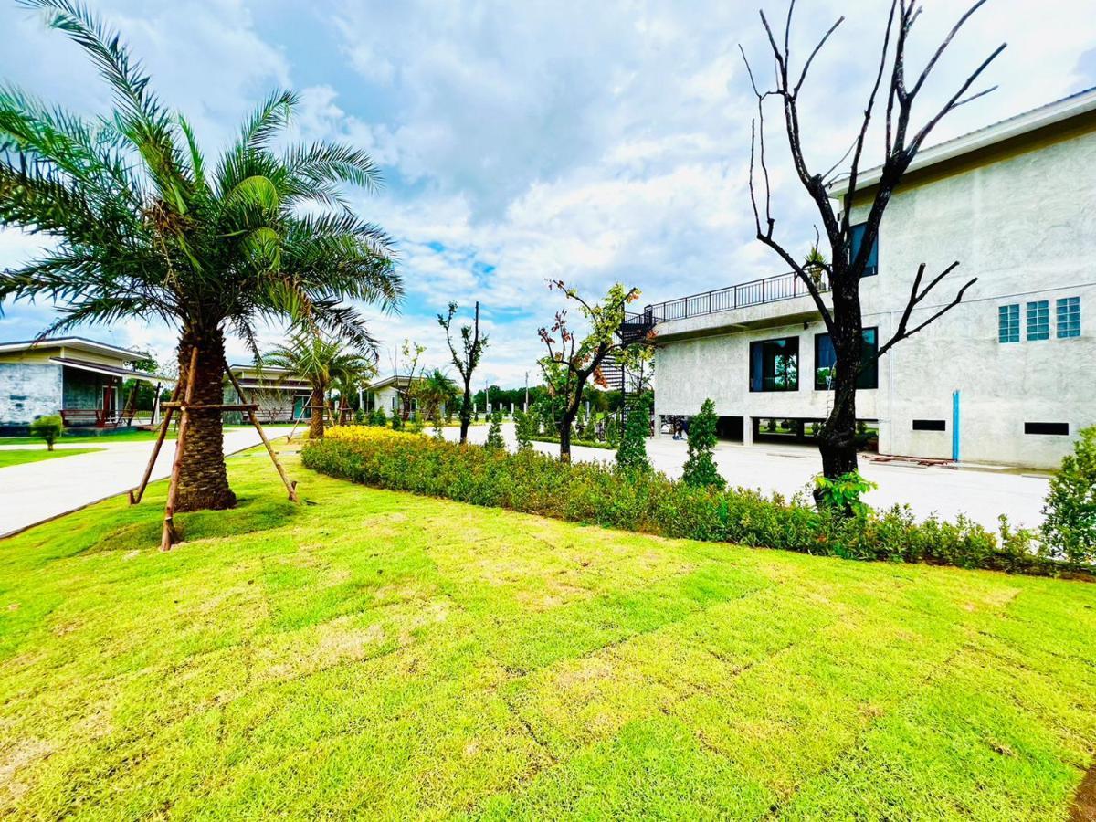 Farm View Resort @Uthai Thani ฟาร์มวิว รีสอร์ท อุทัยธานี Nong Khayang Exterior photo